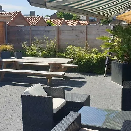 Feriehus Prachtige Woning Aan De Duinen *